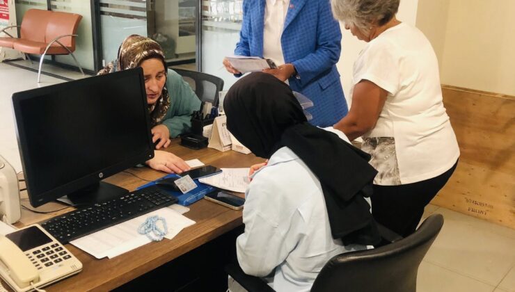 Engelli ve Okuma Yazma Bilmeyen Vatandaşlara Açık Kapı’da Hizmet