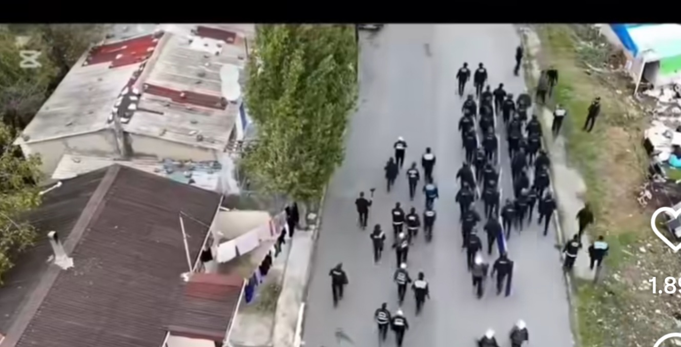 Sultangazi’de “Adana Mahallesi” Operasyonu: Kaçak Yapılar Yıkıldı