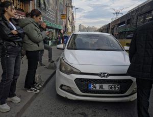 Sultangazi’de Durak Krizi: Otobüsler Yolun Ortasında Yolcu Alıyor