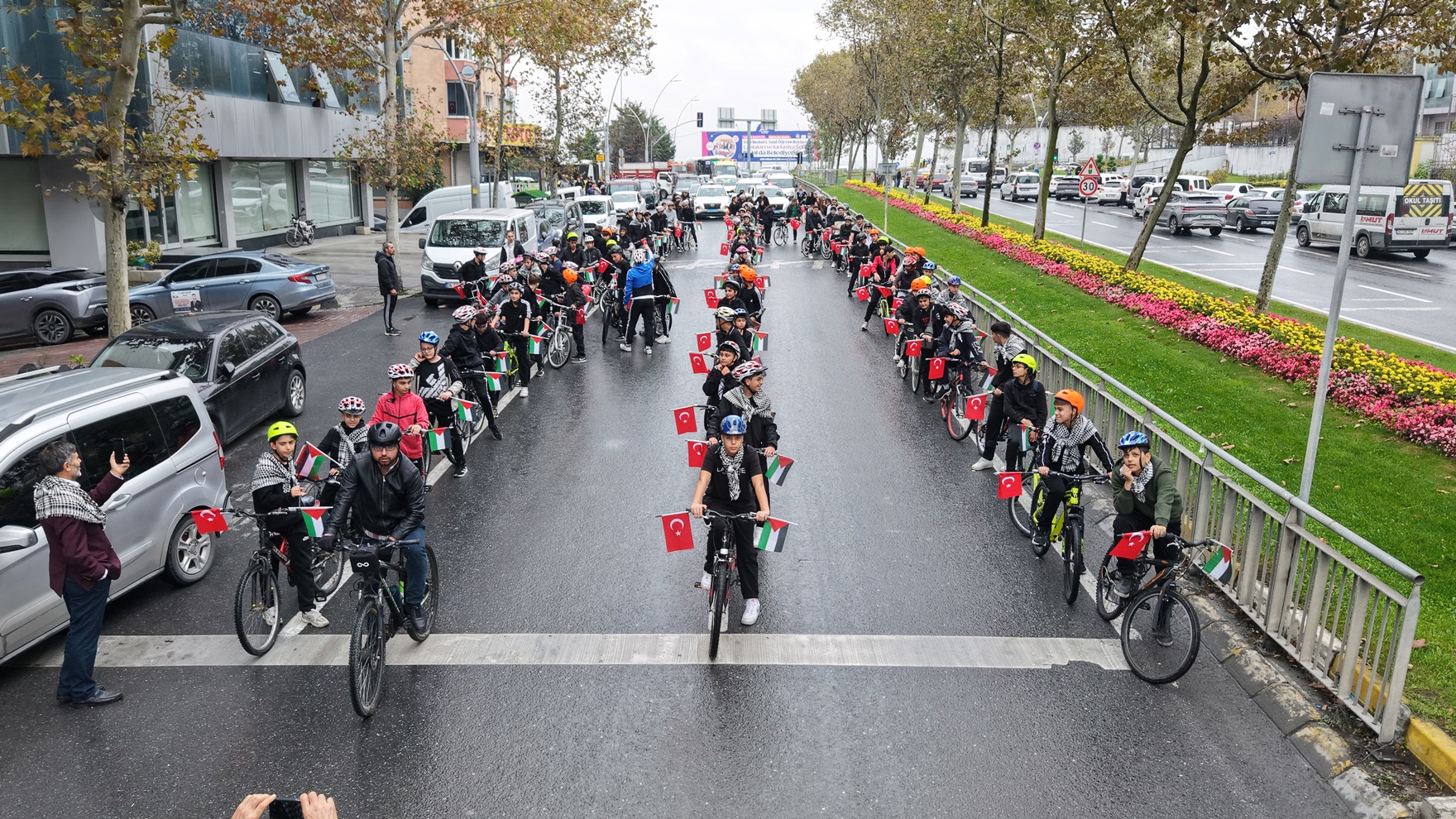 Gazze’deki Çocuklara Umut İçin Pedal Çevirdiler
