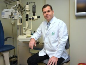 SARI NOKTAYA GÖZ İÇİ MERCEK TEDAVİSİ