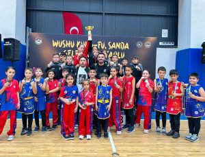 Minikler 3 Yıl Üst Üste İstanbul Şampiyonu! Sultangazili Minik Sporculardan Bir Müsabakadan Tam 24 Madalya!