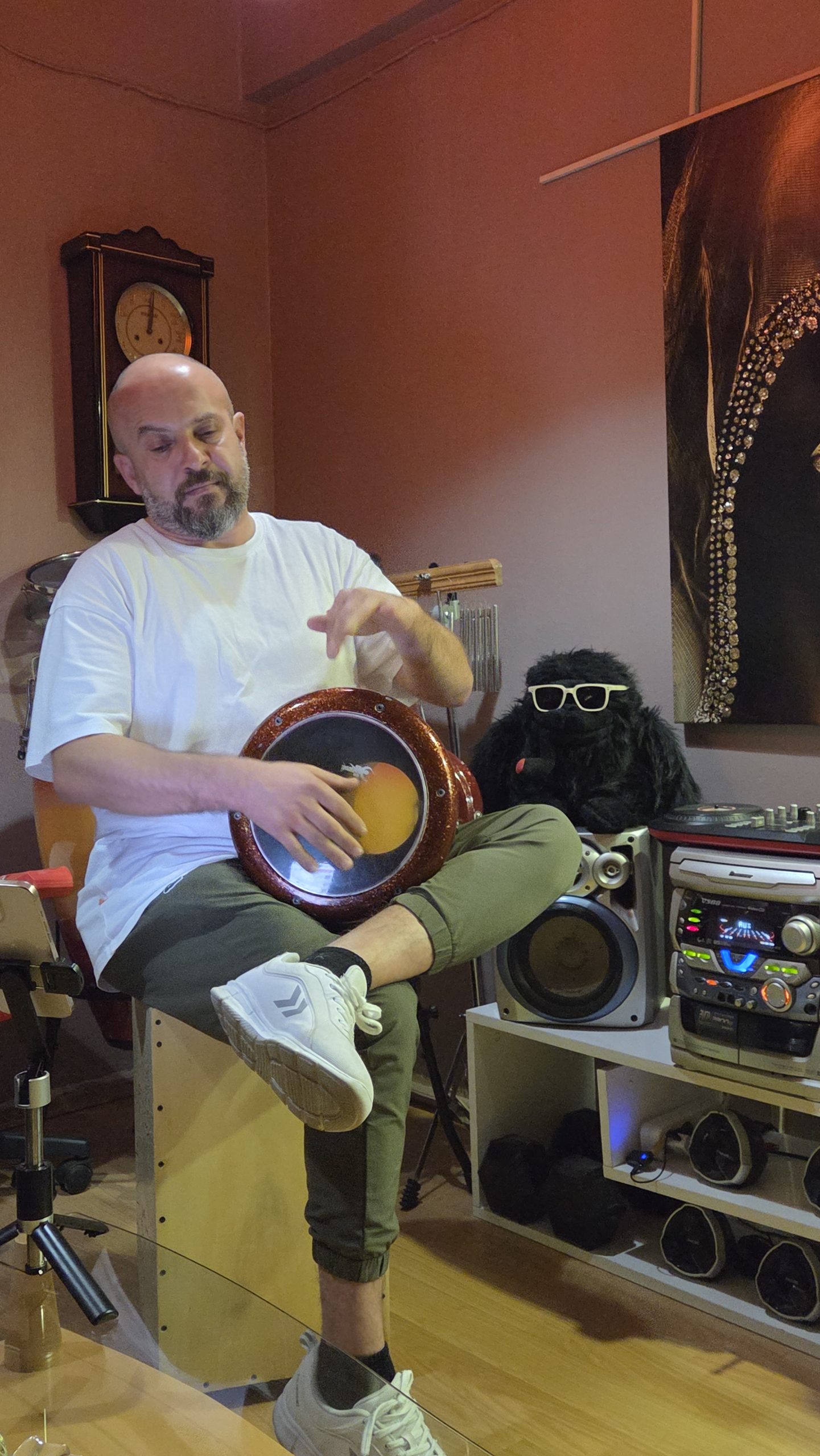 Müziğin Duayeni Göksel Tülek: “Türkiye’de sanat hak ettiği yerde değil”