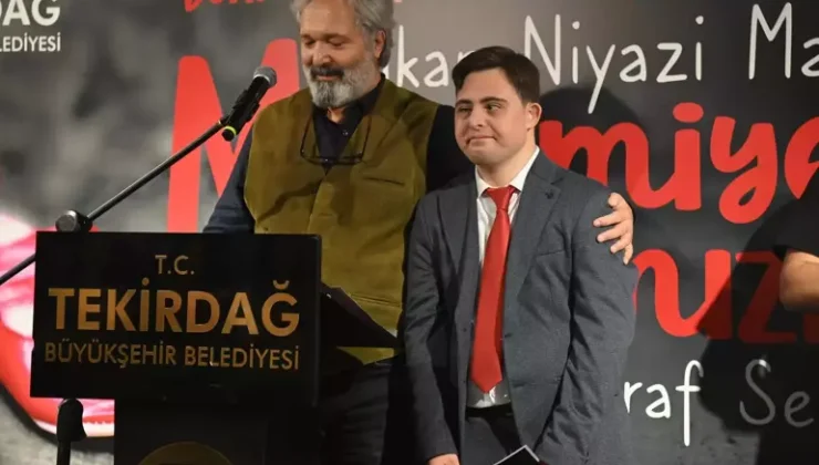 Down sendromlu sanatçı Madaslı’nın ‘Masumiyetin Kırmızısı’ serigisi Tekirdağ’da