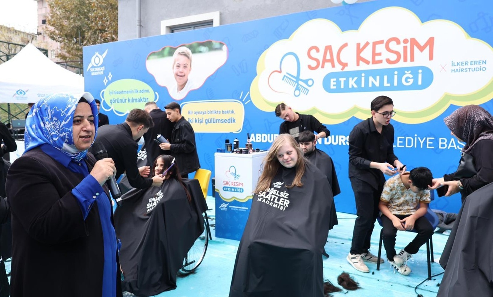 Sosyal Medya Fenomeni Kardeşler Özel Bireylerle Saç Kesim Etkinliğinde