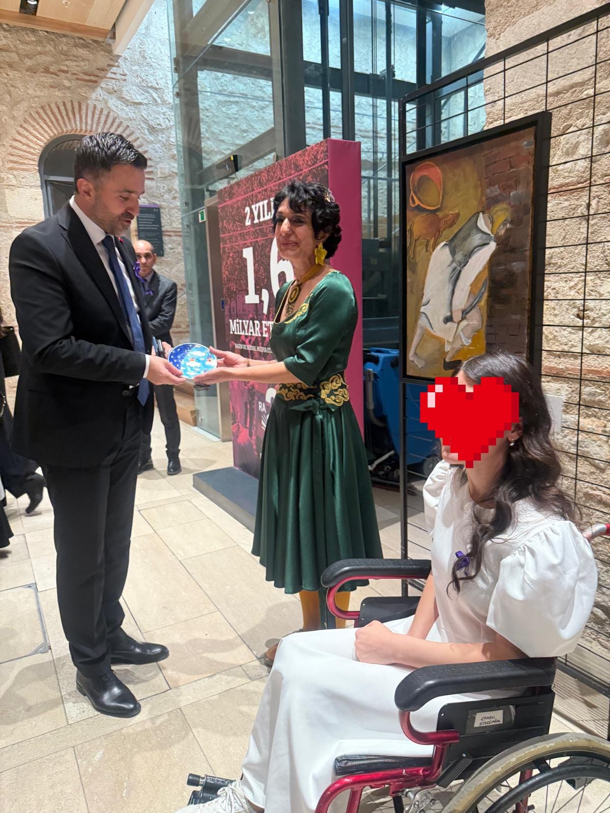 3 Aralık Dünya Engelliler Günü’nde Ömer Turan ve Meryem Günana’dan Duygusal Resim Sergisi: Pieter Bruegel’in Flemenk Atasözleri Benzeşimi