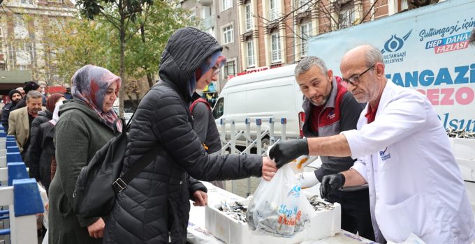 Sultangazi Belediyesi’nden Ücretsiz Balık Dağıtımı!
