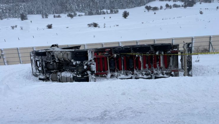 Kastamonu Ağlı’da Korku Dolu Anlar: Doğalgaz Yüklü Tır Yoğun Kar Nedeniyle Yan Yattı, Olası Facia Ucuz Atlatıldı!