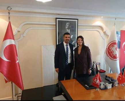 DEVA Partisi Gaziosmanpaşa’dan Demokrat Parti’ye Samimi Ziyaret: Devran Kenç ve Banu Yabaş İlgar Arasında Siyasi Diyalog Güçlendi