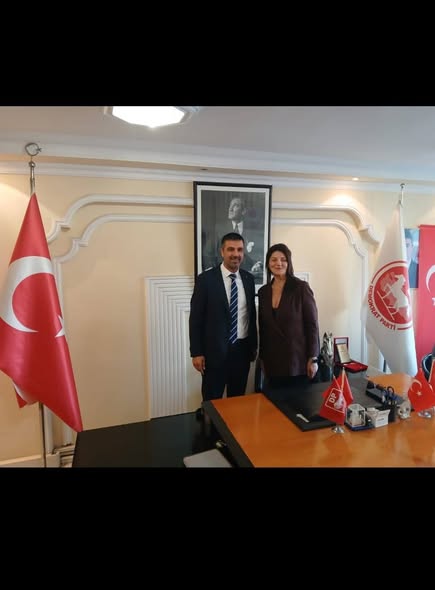 DEVA Partisi Gaziosmanpaşa’dan Demokrat Parti’ye Samimi Ziyaret: Devran Kenç ve Banu Yabaş İlgar Arasında Siyasi Diyalog Güçlendi