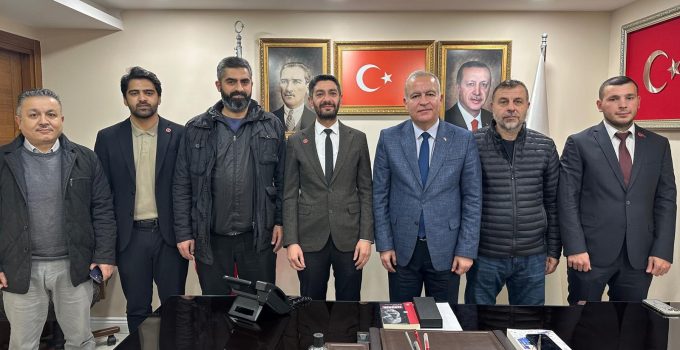 Saadet Partisi Gaziosmanpaşa’dan AK Parti’ye Samimi Hayırlı Olsun Ziyareti: İsa Yıldız, İsmail Ergüneş’i Tebrik Etti