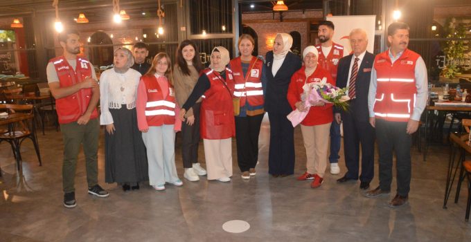 Türk Kızılay Sakarya Şubesi’nden Engelli Bireylere Moral Desteği