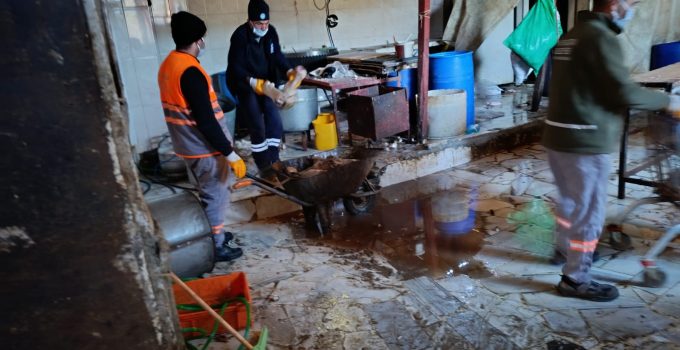 Eyüpsultan’da Ruhsatsız Hayvan Ayağı İşleme Tesisi Mühürlendi