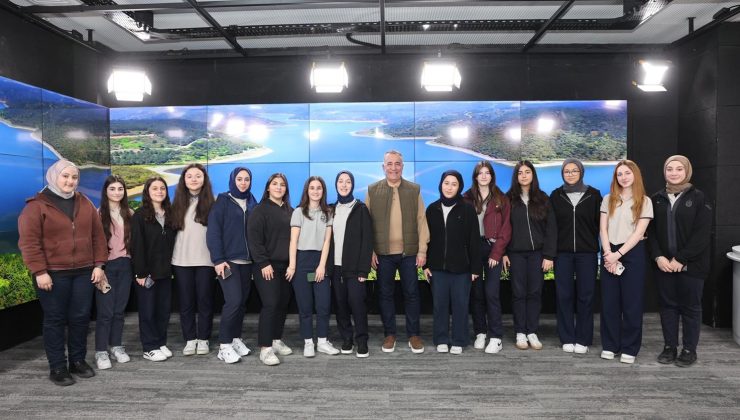 Başkan Dursun Gençlerle Bir Arada