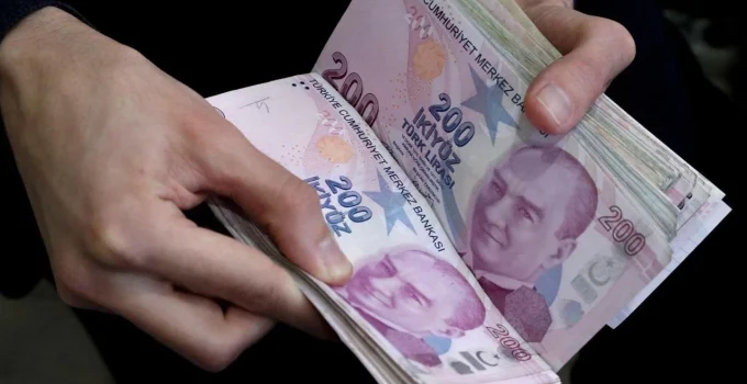 DİSK-AR: Enflasyon asgari ücreti 6 bin 574 TL eritti!