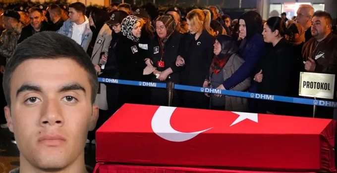 Şehit Polis Emre Albayrak’a Hüzünlü Veda: Çekmeköy Uyuşturucu Operasyonunda Kaybettiğimiz Kahraman Samsun’da Toprağa Verildi