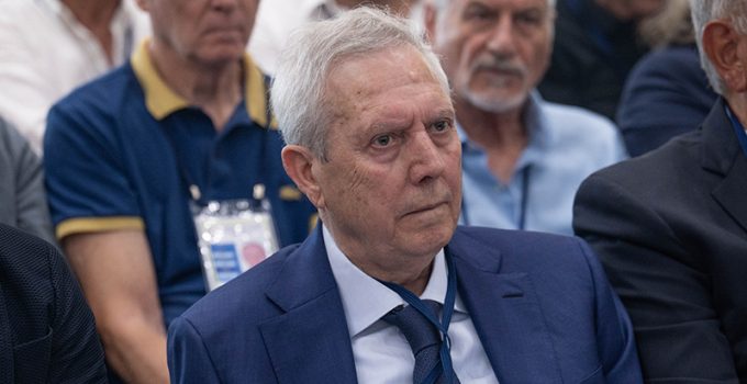 Aziz Yıldırım’dan Özlem Gürses’e Sert Tepki: “20 Yıldır Bebek Otel’de Bulunmadım, Fotoğrafımın Kullanımı Yersiz ve Yanlış!”