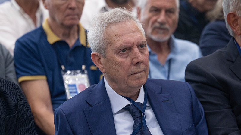 Aziz Yıldırım’dan Özlem Gürses’e Sert Tepki: “20 Yıldır Bebek Otel’de Bulunmadım, Fotoğrafımın Kullanımı Yersiz ve Yanlış!”