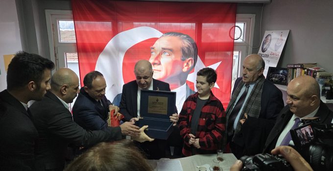 Zafer Partisi Eyüpsultan’da Güçleniyor: Ümit Özdağ İlçe Başkanlığı Açılışını Gerçekleştirdi!