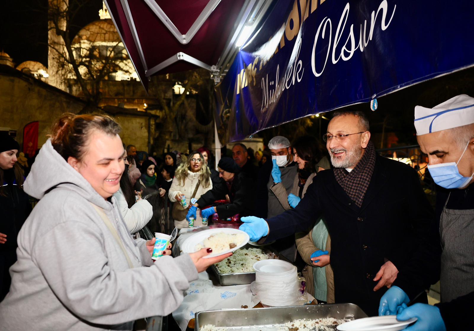 Başkan Mithat Bülent Özmen Miraç Kandili’nde Vatandaşlarla Buluştu