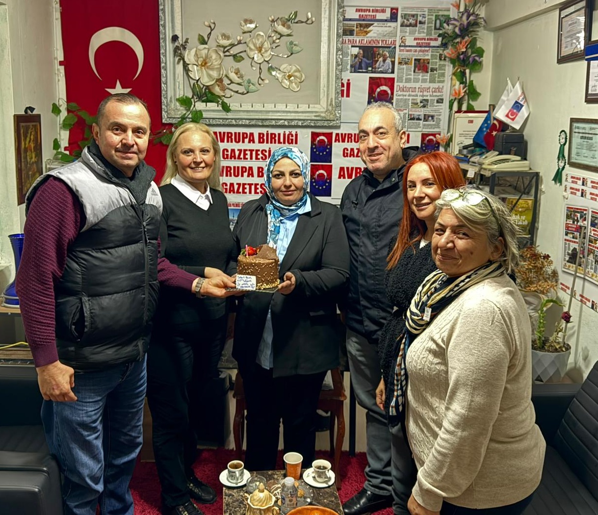 Metin Dabak’ın Doğum Günü Kutlaması: Gaziosmanpaşa’nın Sevilen Toplum Önderi 18. Yaşına Girdi!
