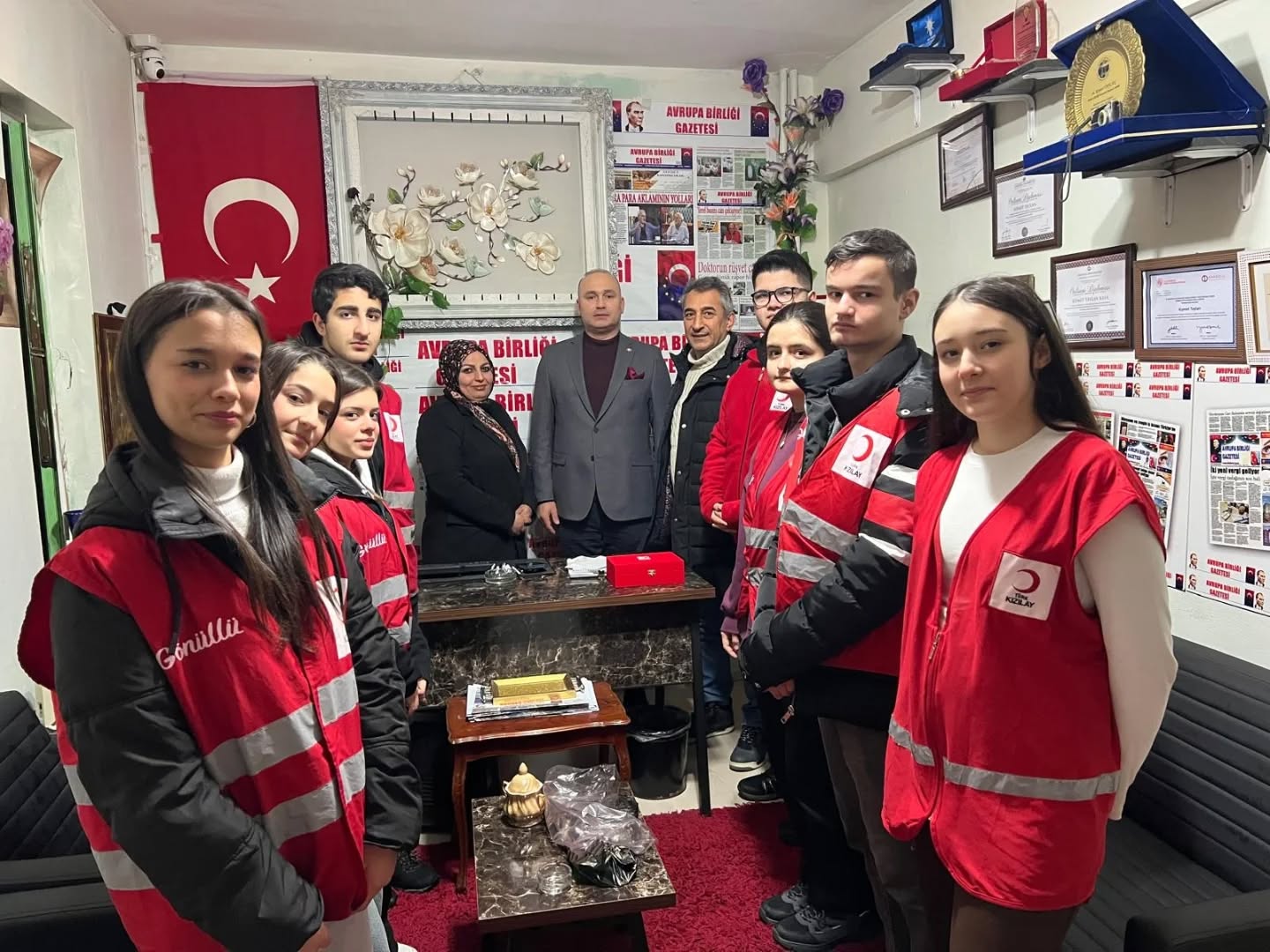 Kızılay Gaziosmanpaşa Şube Başkanı İsmail Yamak, Avrupa Birliği Gazetesi’ni Ziyaret Etti: Yerel Basına Destek Çağrısı!