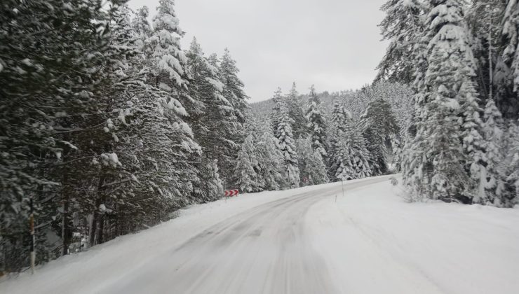Cide’de Kar Fırtınası: Yer Yer 2 Metre Kar Kalınlığı, Kartpostallık Manzaralar ve Beyaz Gelinlik!