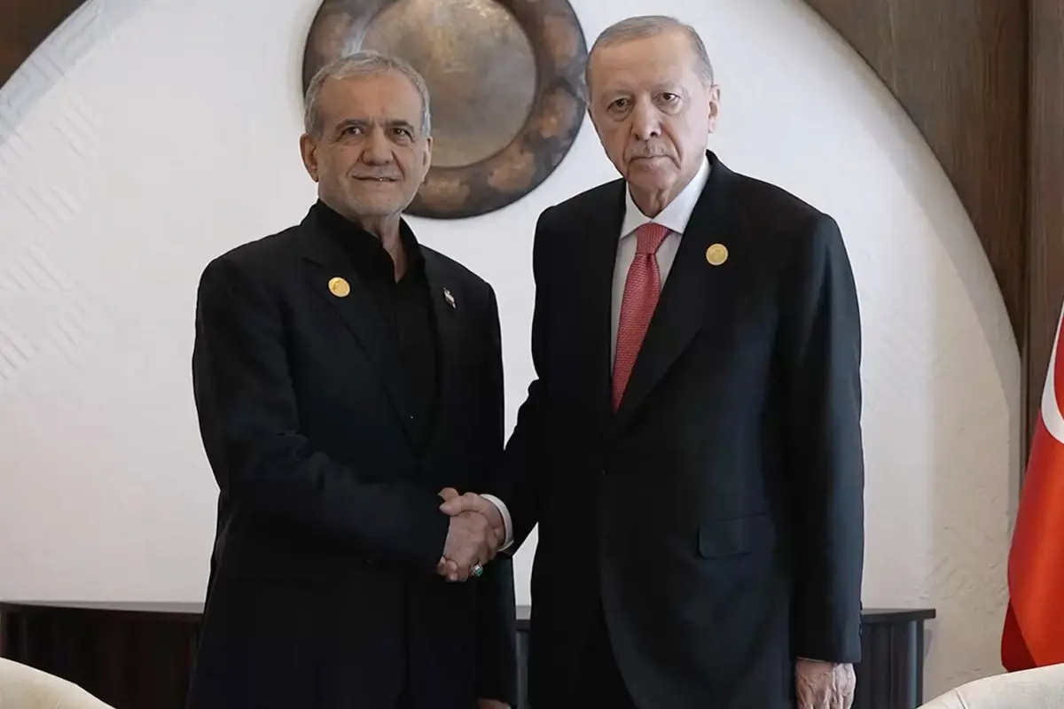 Erdoğan, Pezeşkiyan ile Görüştü: Türkiye, İran ile ABD Arasında Arabuluculuk Rolüne Hazır!