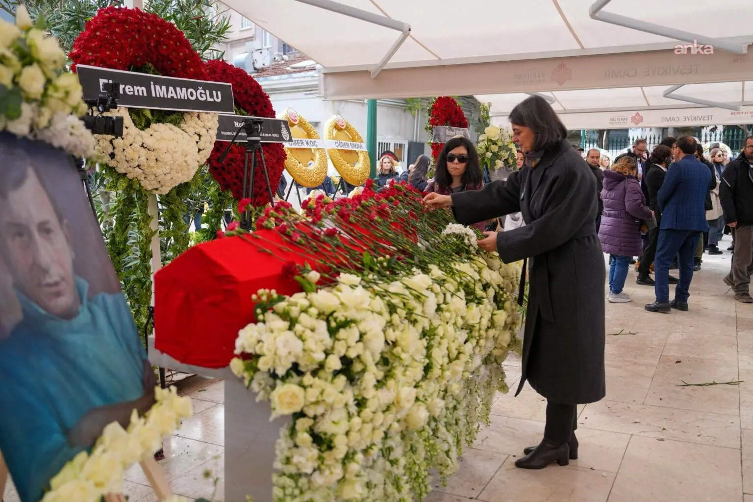 Haldun Dormen Son Yolculuğuna Uğurlandı: Usta Sanatçı Dakikalarca Alkışlandı ve Duygusal Veda