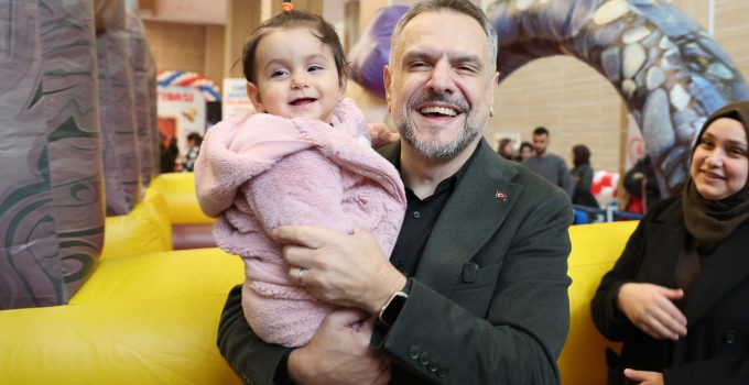 Bayrampaşa’da Karne Şenliği doludizgin devam ediyor