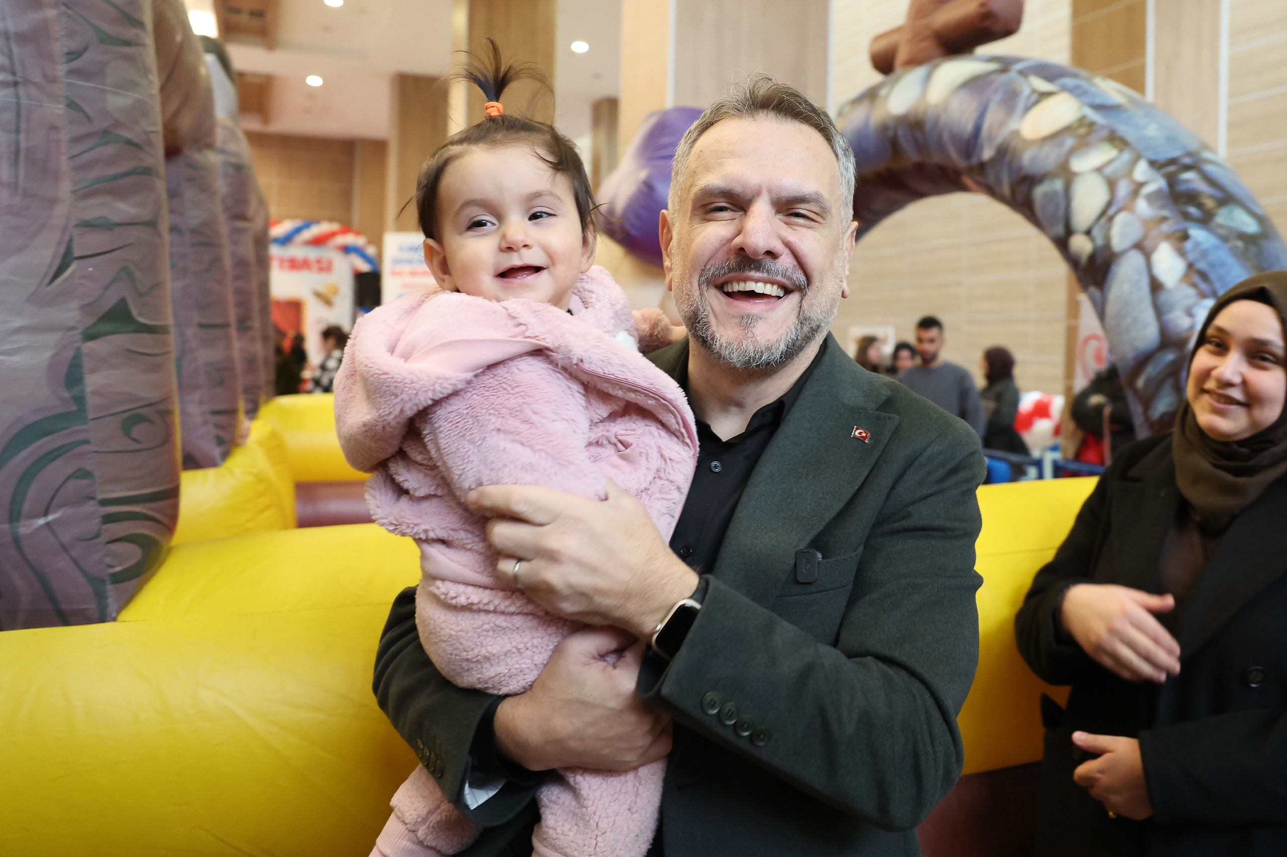 Bayrampaşa’da Karne Şenliği doludizgin devam ediyor