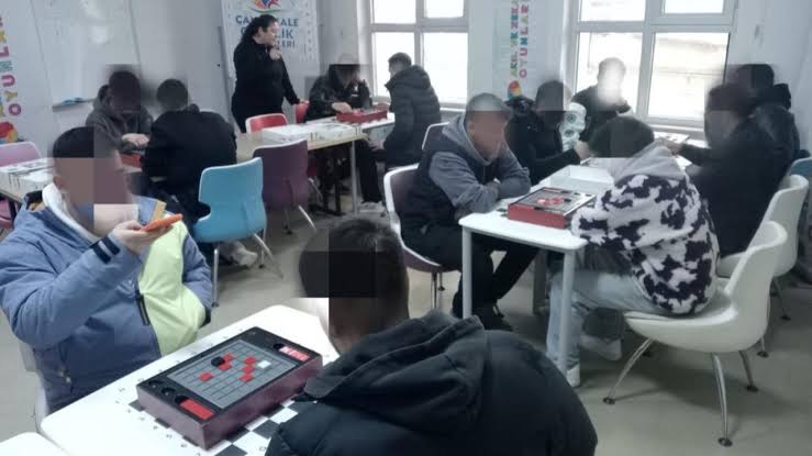 Denetimli Serbestlik Yükümlüleri “Abluka”da Buluştu: Zeka Oyunlarıyla Topluma Kazandırma Adımı!