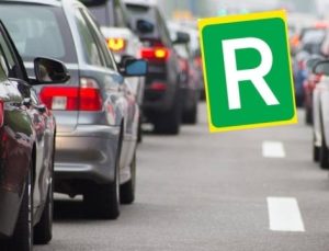 Birçok Sürücünün Yanlış Bildiği Yeşil Zemin Beyaz “R” Tabelasının Gerçek Anlamı Ortaya Çıktı!