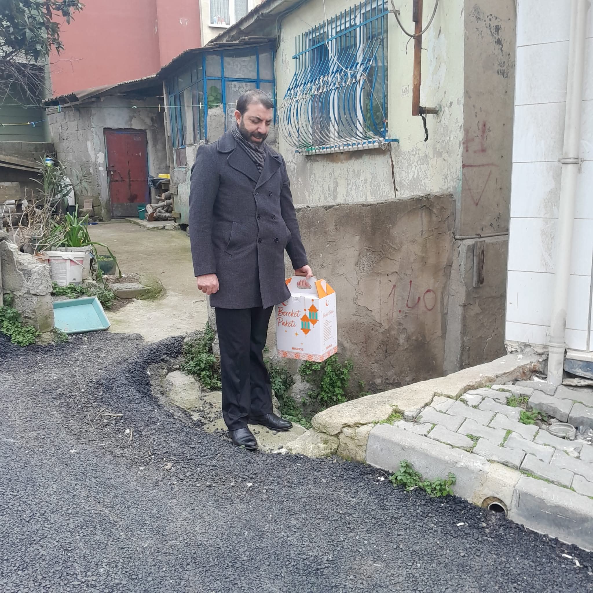 Bu Ramazan’da 50 Ailenin Sofrasına Katkı Sağlayan Gönül İnsanı: “Asıl Kahramanlar Annem ve Babam” dedi.