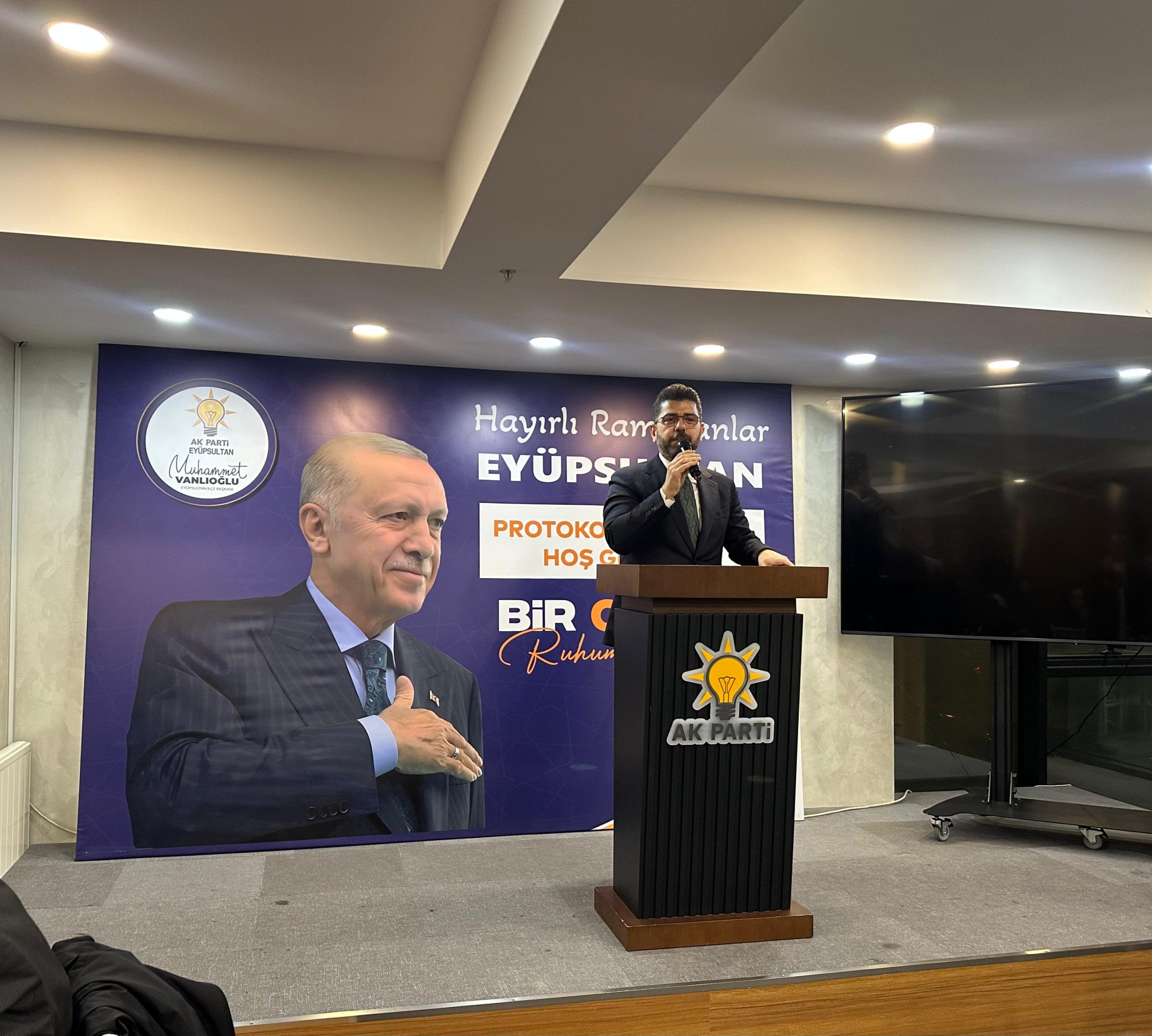 AK Parti Eyüpsultan’dan Protokole ve Basına Ramazan İftarı: Gönüller Bir Arada, Sofralar Bereketli