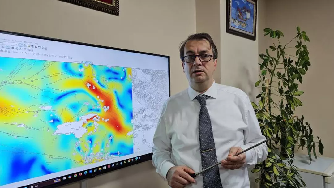 Van’ın Doğusunda 250 Kilometrelik Fay Hattı Alarm Veriyor! Prof. Dr. Hakan Kutoğlu’ndan Korkutan Deprem Uyarısı: 6 Şubat Benzeri Yıkım Kapıda mı?