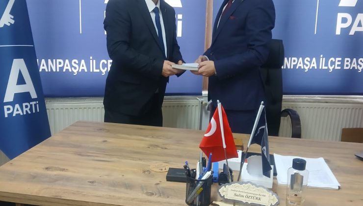 Yarbay Işık Anahtar Parti’ye Geçti! Yıldıztabya Radyocusu 100 Üye ile Partiye Katıldı, “İkinci Evim” Dedi