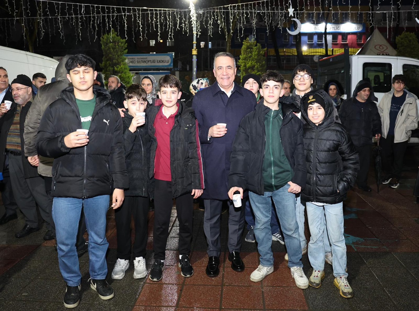 İlk Teravih Namazından Sonra Başkan Dursun’dan Salep İkramı