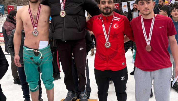Karakucak Güreşlerinde 2 Şampiyon Birden