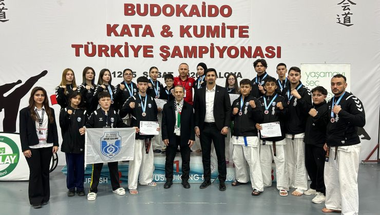 Sultangazili Sporculardan Altın Başarı! Bir Turnuva 5 Birinci!