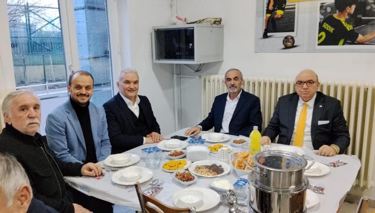 Gaziosmanpaşa İlim Yayma Cemiyeti’nden Öğrencilere Sıcacık İftar Sofrası: Siyaset ve STK’lar da Bir Arada!