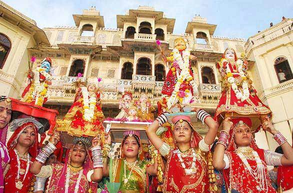 Rajasthan Festivalleri: Renk, Müzik, Deve ve Çöl Büyüsüyle Dolu Kutlamalar!