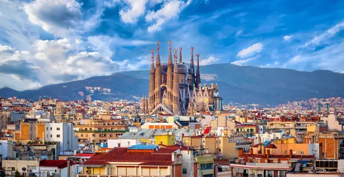 İspanya’dan Dev Göçmen Adımı: 500 Bin Düzensiz Göçmene Oturma ve Çalışma İzni Süreci Başladı!