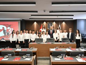 GAZİOSMANPAŞA’DA 23 NİSAN ÇOCUK MECLİSİ’NDEN DÜNYAYA BARIŞ MESAJI