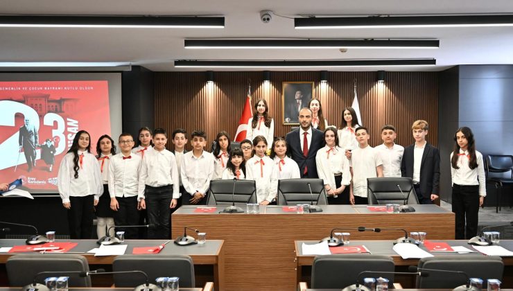 GAZİOSMANPAŞA’DA 23 NİSAN ÇOCUK MECLİSİ’NDEN DÜNYAYA BARIŞ MESAJI