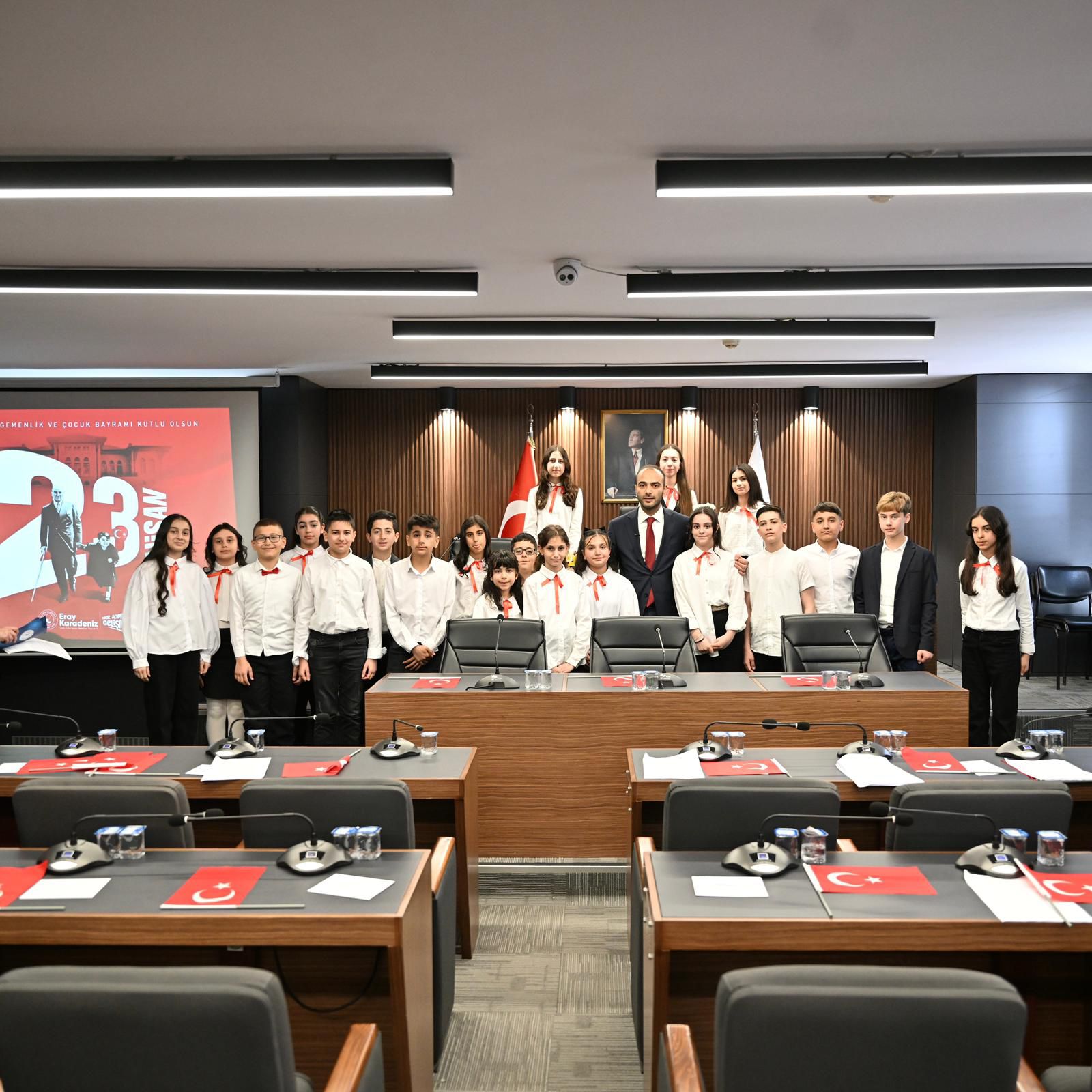 GAZİOSMANPAŞA’DA 23 NİSAN ÇOCUK MECLİSİ’NDEN DÜNYAYA BARIŞ MESAJI
