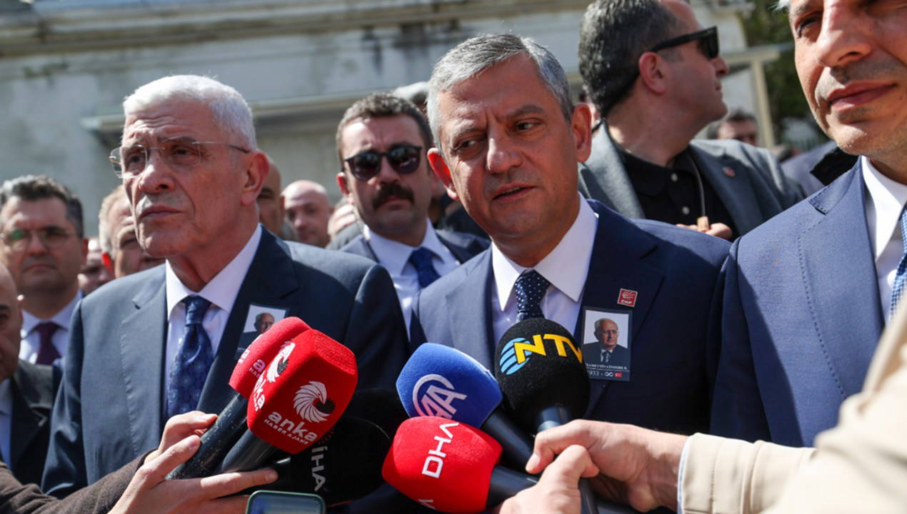 Hüsamettin Cindoruk Son Yolculuğuna Uğurlandı