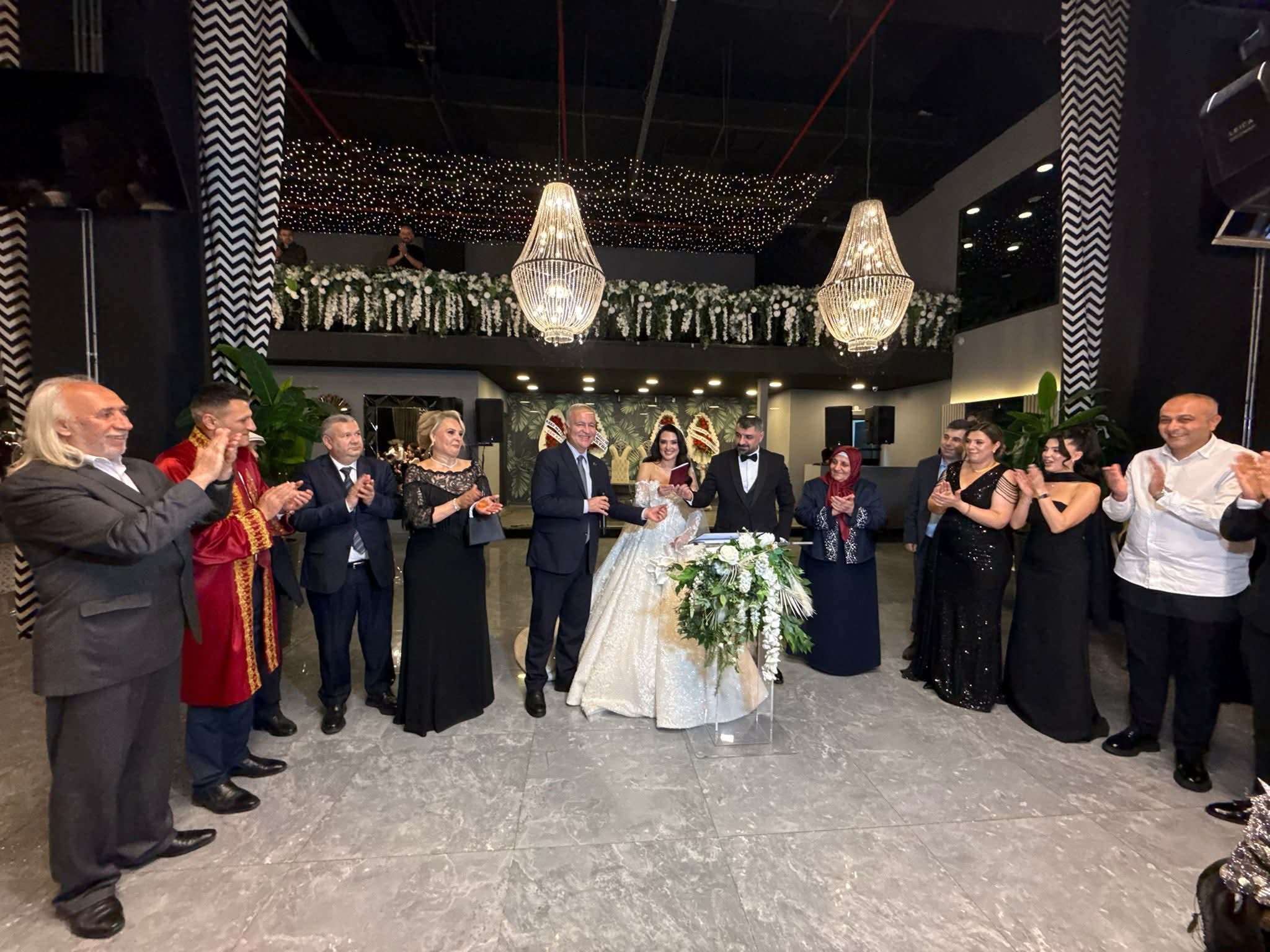 Gaziosmanpaşa’nın Sevilen İsimlerinden Nazife Ağırbaş Kale’nin Kızı Büşra, Volkan ile Evlendi!