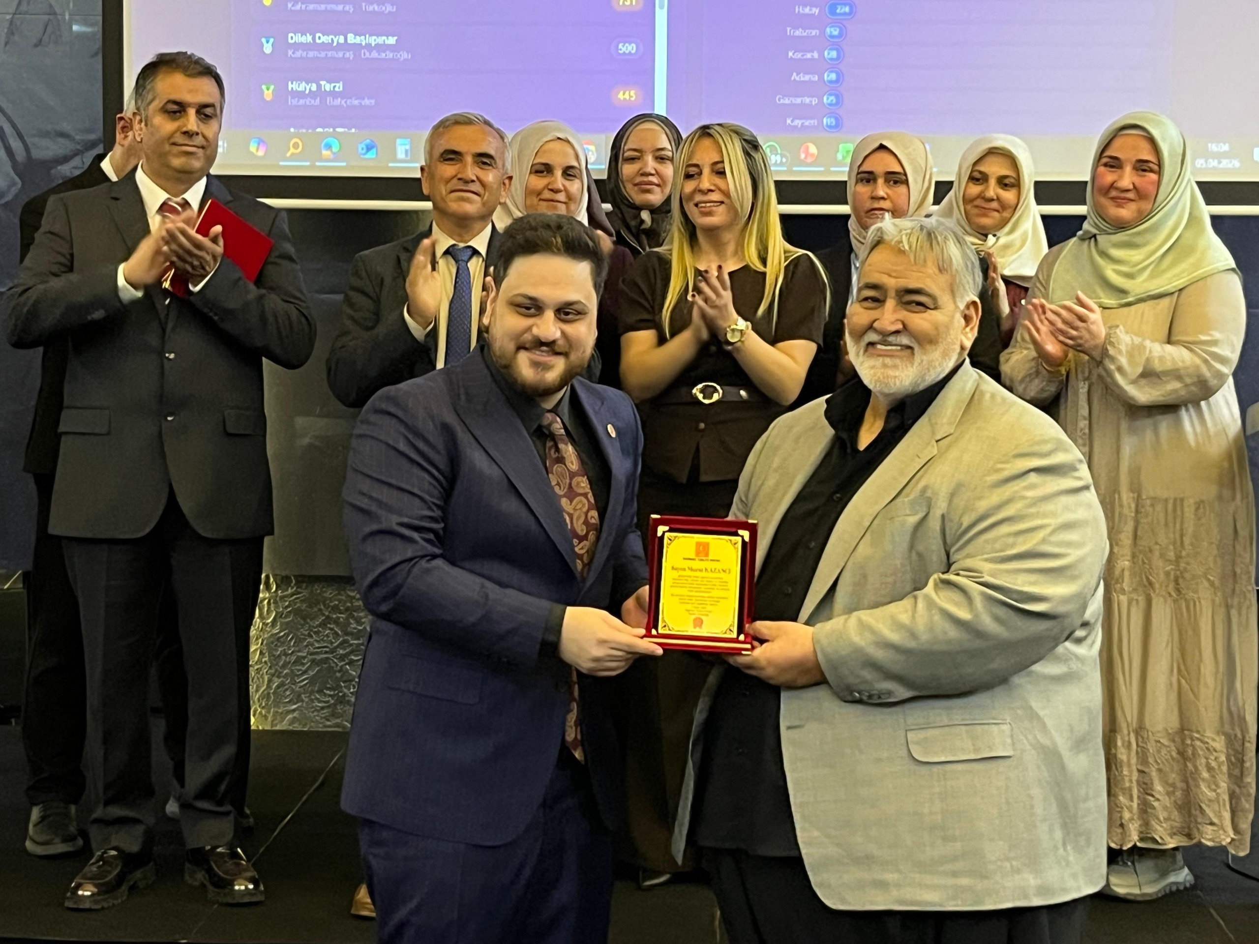 ABD kağıttan imparatorlukmuş * Trump 2026 sonunu göremez * Dün Kürt – Türk kavgası çıkarmak isteyenler bugün de Sünni – Şii kavgası istiyor  Bu dünyaya adaleti Türk getirecek  BTP lideri Hüseyin Baş partisinin il başkanları toplantısında konuştu.