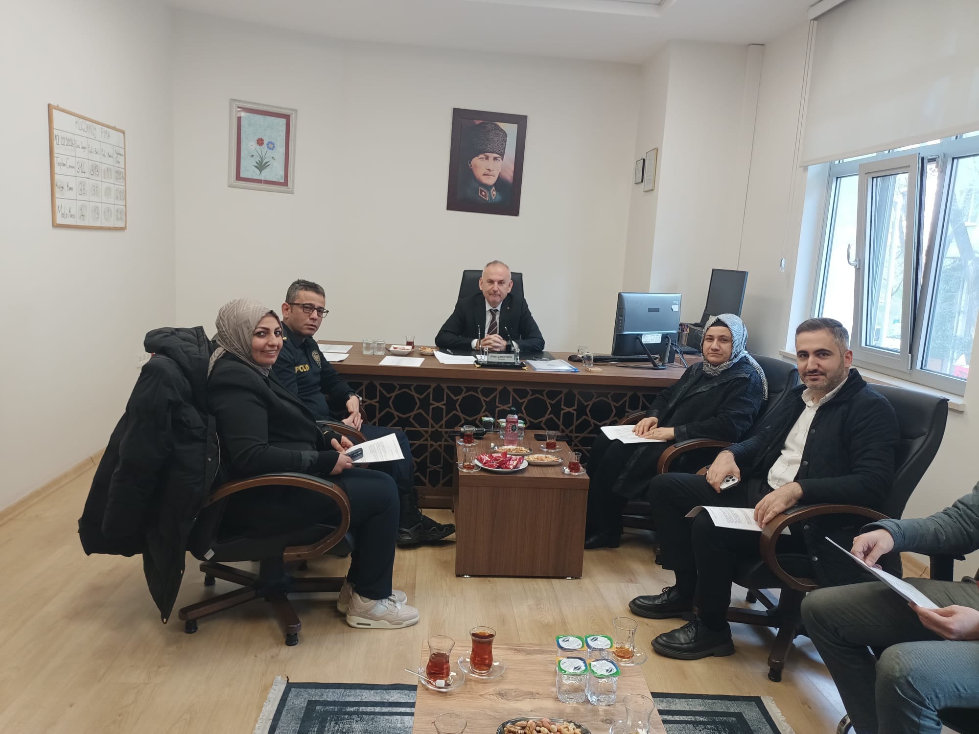 Gaziosmanpaşa Kaymakamı İskender Yönder’den Karakol Denetimi: “İnsanca Koşullar Sağlanıyor”